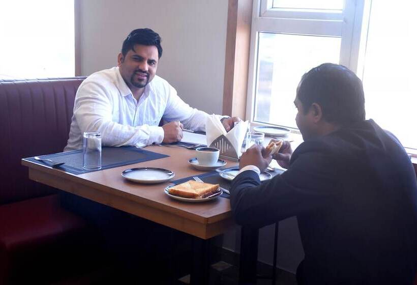 فندق Regenta Inn Motikhavdi Jamnagar