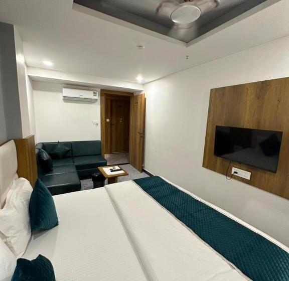 Отель Secure Inn Kadodara Road