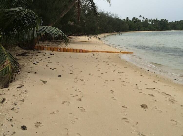 هتل Yasawa Long Beach Hideout Resort