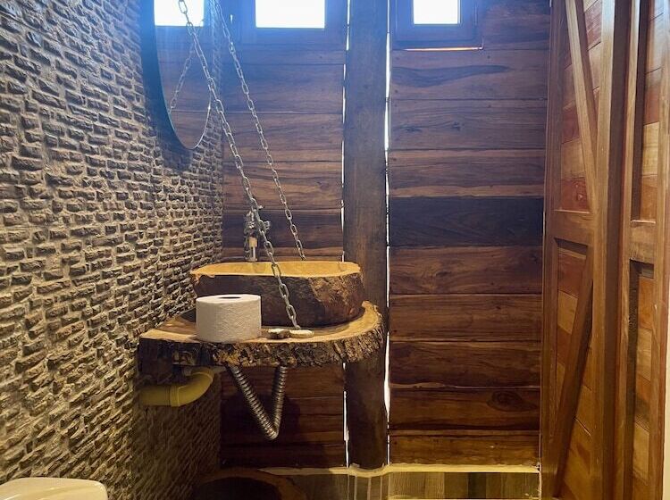 پانسیون Hostal Mocambo Beach