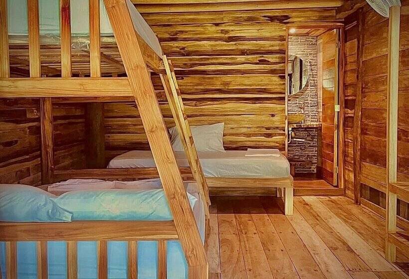 پانسیون Hostal Mocambo Beach