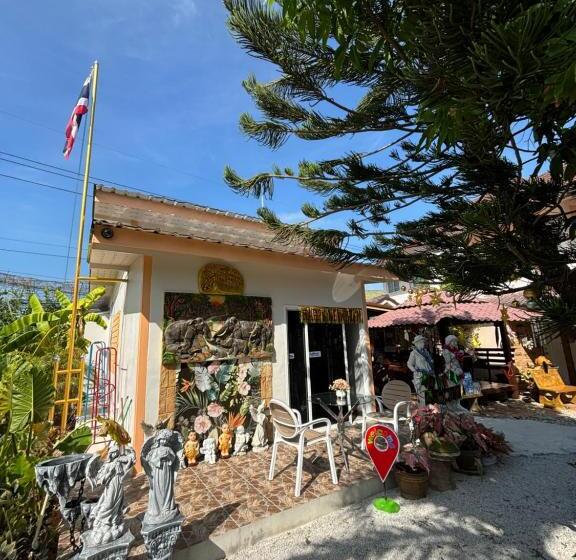 ペンション The Stone Guest House