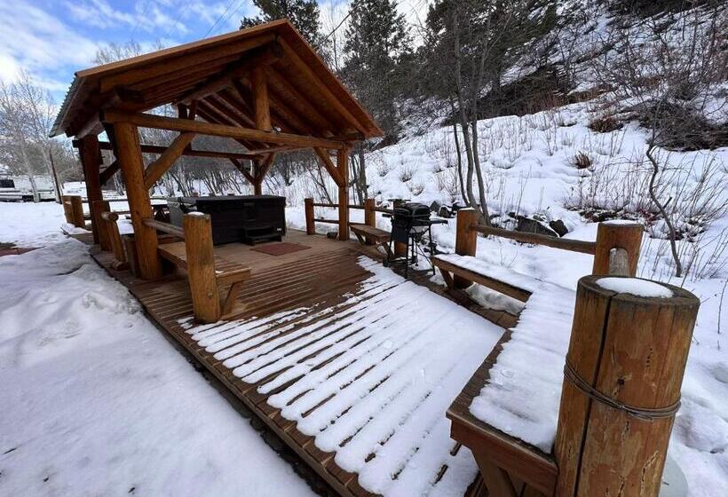 بنسيون Ute Bluff Lodge, Cabins And Rv Park