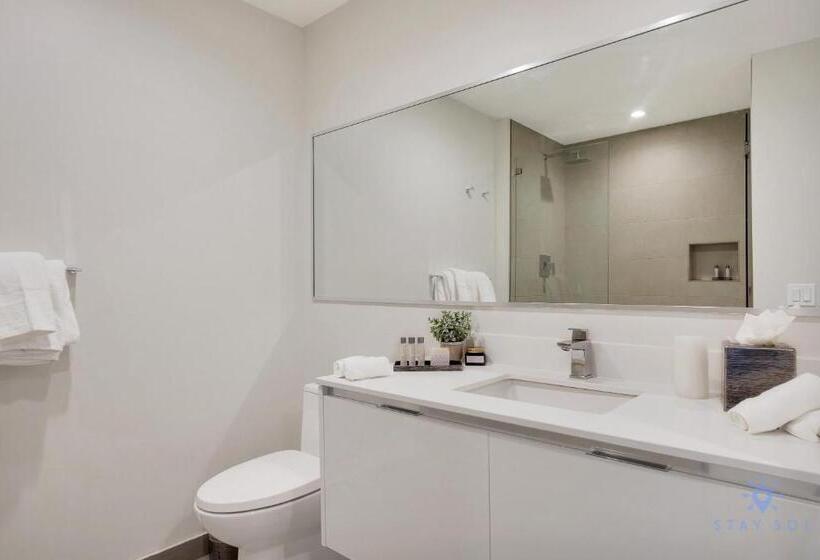 Costa Hollywood Design