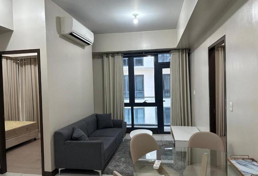 Family Home In The Florence Mckinley Hill Taguig