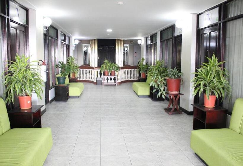 فندق América Heredia