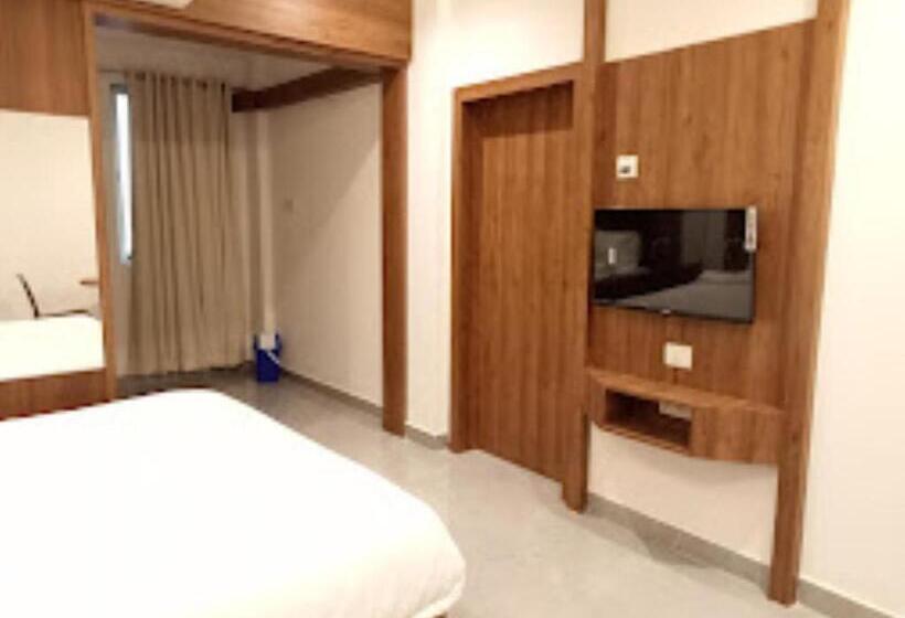 בית מלון כפרי Grand Residency , Kolegaon