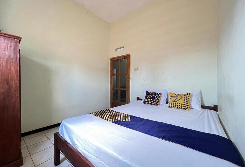 هتل Spot On 93423 Kost Berkah