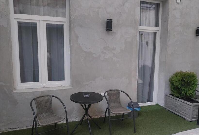 پانسیون Authentic Belgrade Centre   Luxury Suites