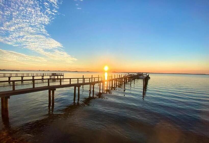 Condo In Waterfront Resort With Balcony Close To Beaches Free Bikes