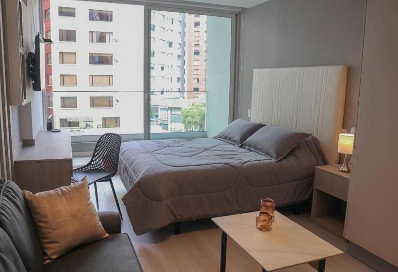 مبيت وإفطار Vatten Studios And Suites By Check In Ec