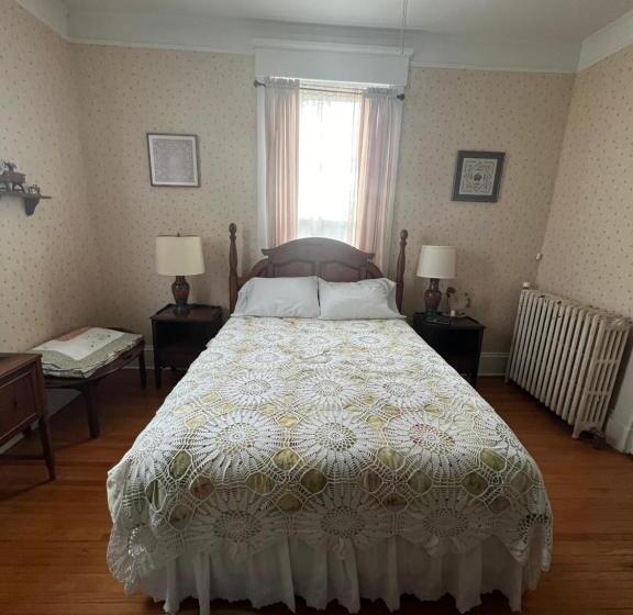 Century Elms Bed And Breakfast