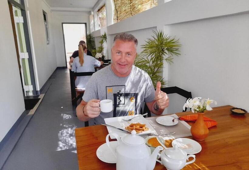 Отель Anchorage Mirissa