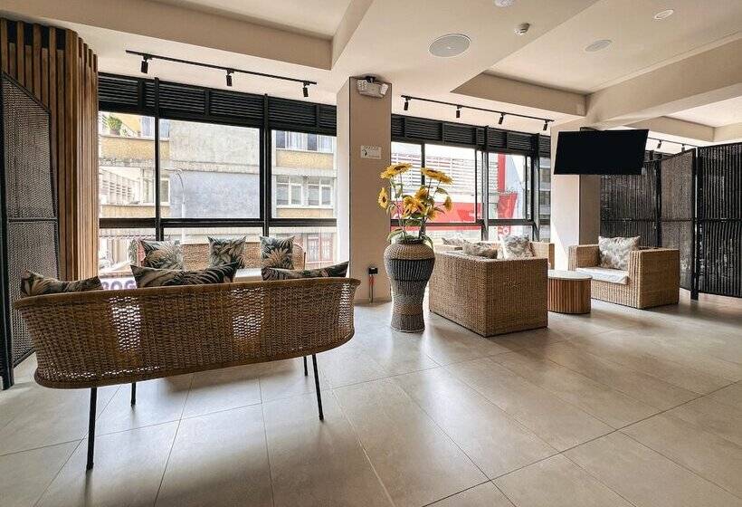 هتل Balmoral Plaza