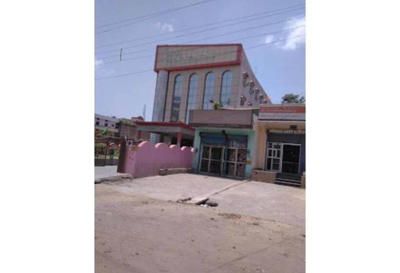 ホテル Shri Ram International Varanasi