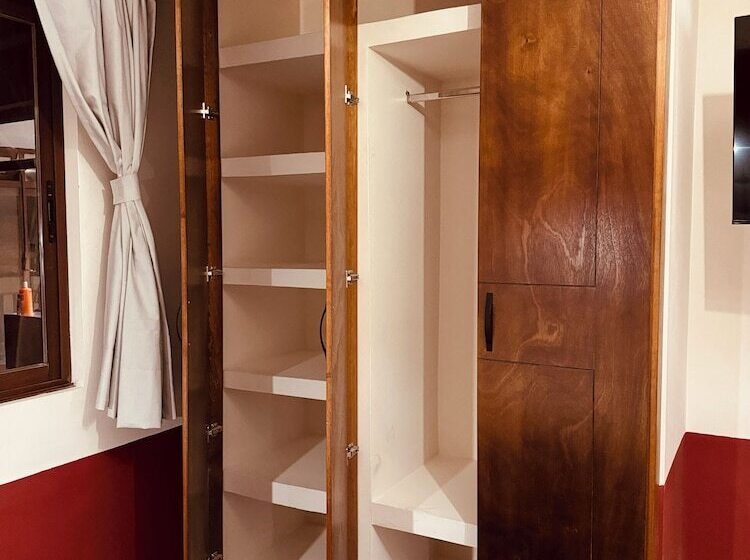 پانسیون Lidia Anturios Suites