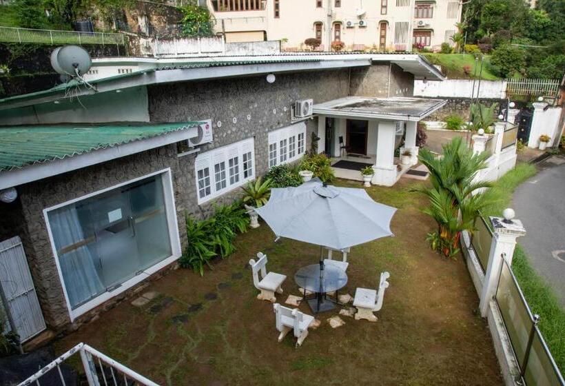 فندق صغير Funk Bunks   By The Lake