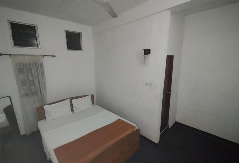Aqua Beach Hostel