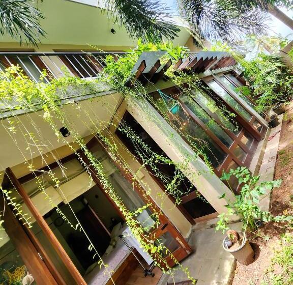 住宿加早餐  Cozy Luxury Room With Balcony View !