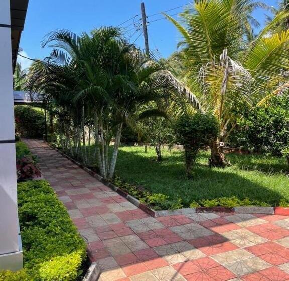 تختخواب و صبحانه Leisure House Fumba Bnb