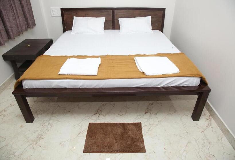 فندق Madhusudan Executive