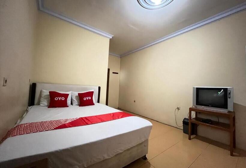 ホテル Oyo 93422 Villa Tirto