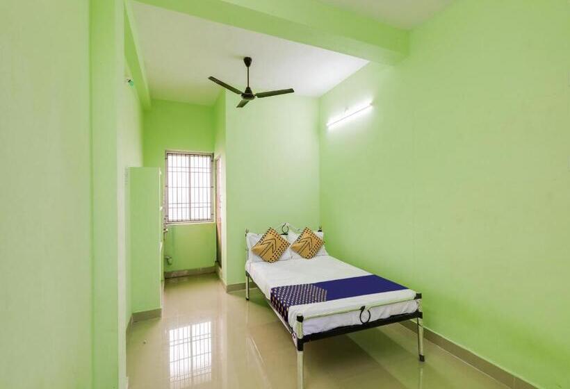 هتل Spot On The Green Park