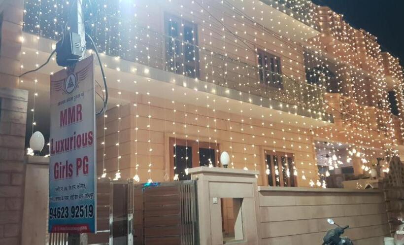 Mmr Luxurious Girls Pg & Hostel
