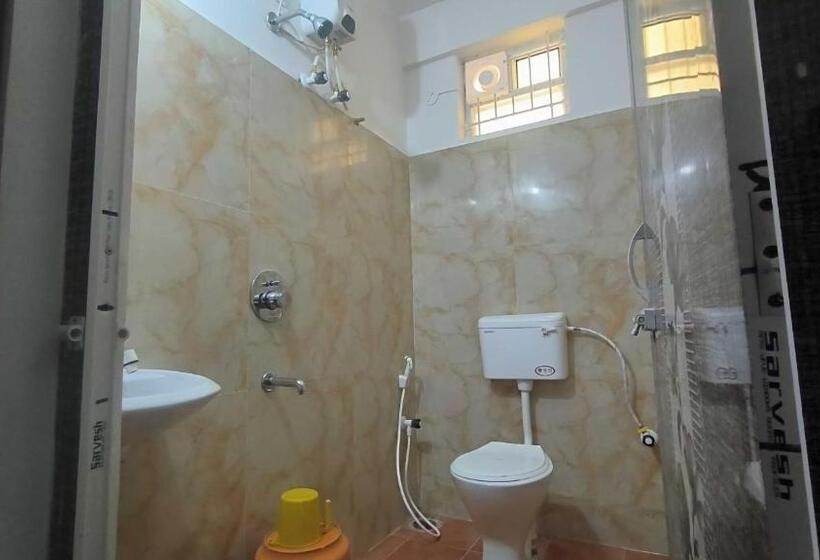 Oyo Hotel Aishwarya Comforts