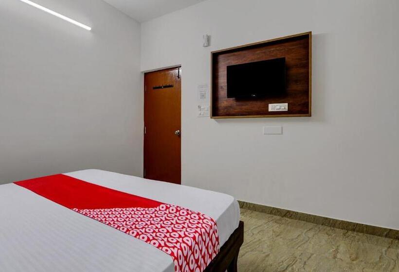 Oyo Hotel Aishwarya Comforts