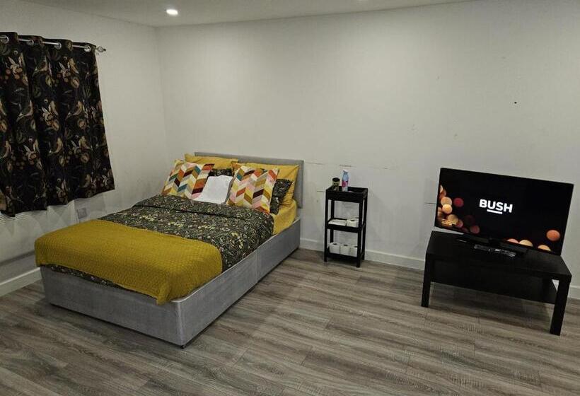 Пансион A Home In A Room