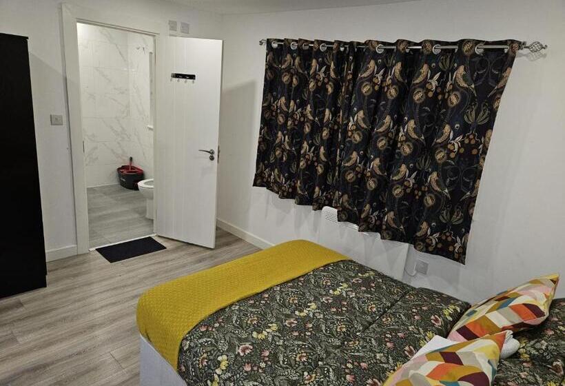 Пансион A Home In A Room