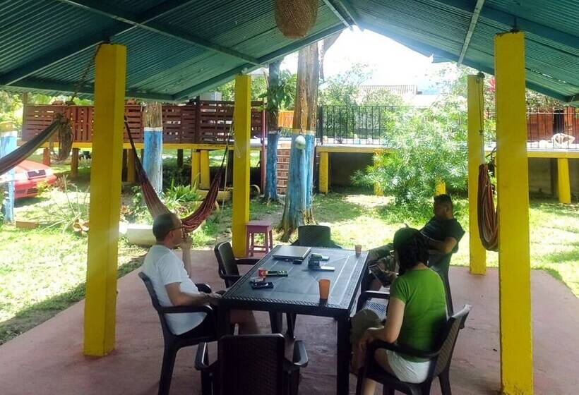 پانسیون Amalaya Hostel