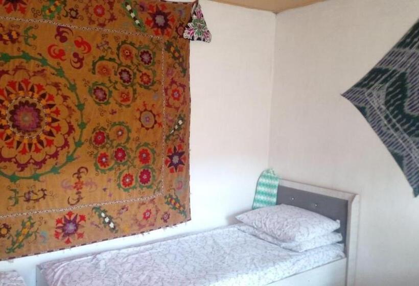 Pensão Damirbek Davronov Guest House