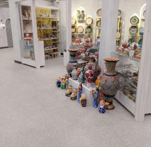 Pensão Damirbek Davronov Guest House