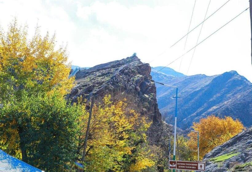 Pensão Damirbek Davronov Guest House