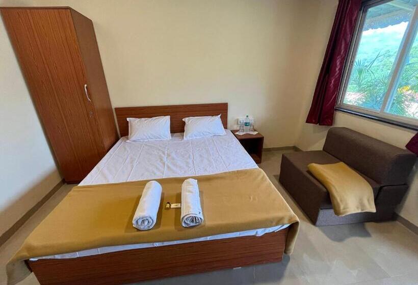 אתר נופש Vrisa Mountain Retreat