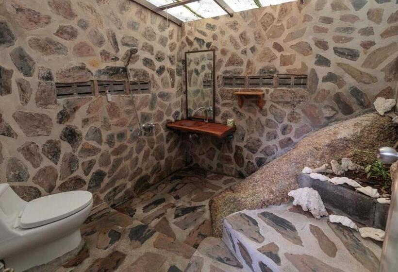 منتجع Whynam Beach