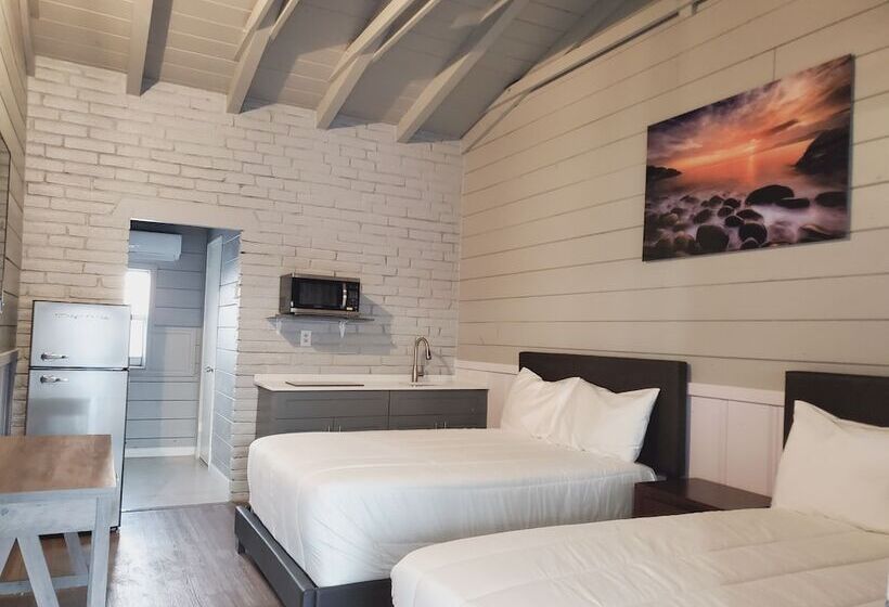 هتل Hollywood Gardens Inn & Suites