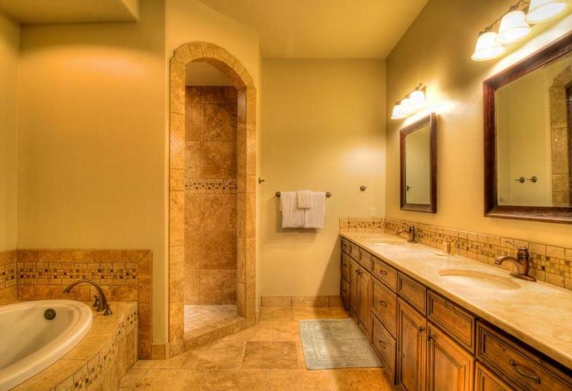 בית מלון כפרי Coral Springs Resort