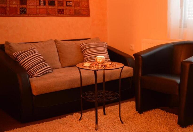 فندق Flamingo Vendégház