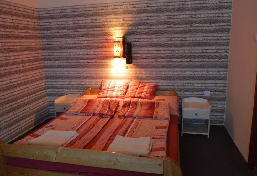 فندق Flamingo Vendégház