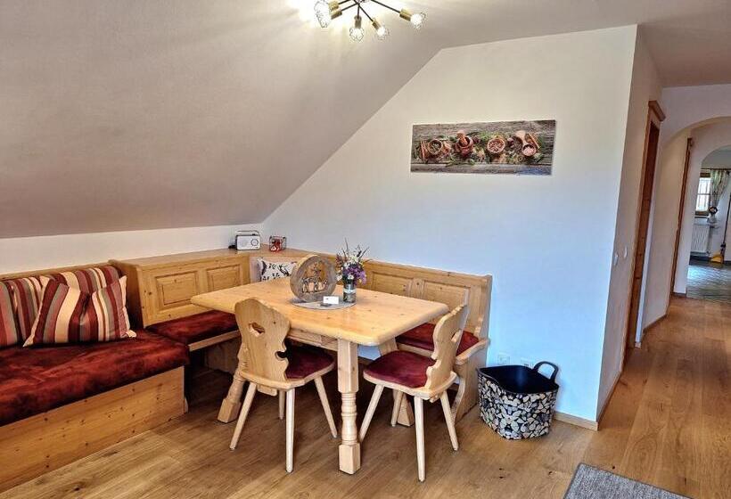 فندق Historischer Bauernhof Schabus