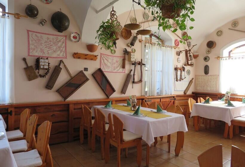 هتل Józsi Bácsi Vendéglője és Szállodája