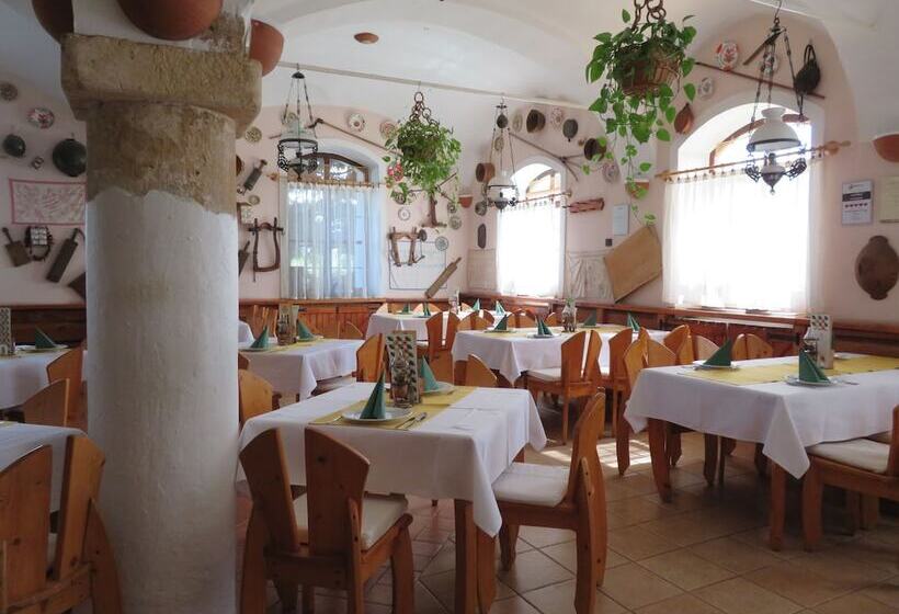 هتل Józsi Bácsi Vendéglője és Szállodája