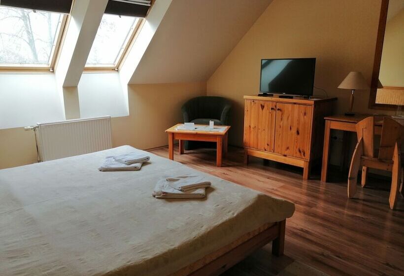 هتل Józsi Bácsi Vendéglője és Szállodája