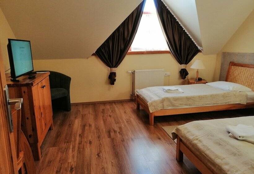 هتل Józsi Bácsi Vendéglője és Szállodája