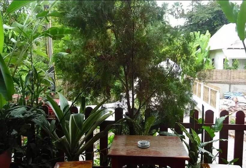 هتل Mao Phashok Guesthouse