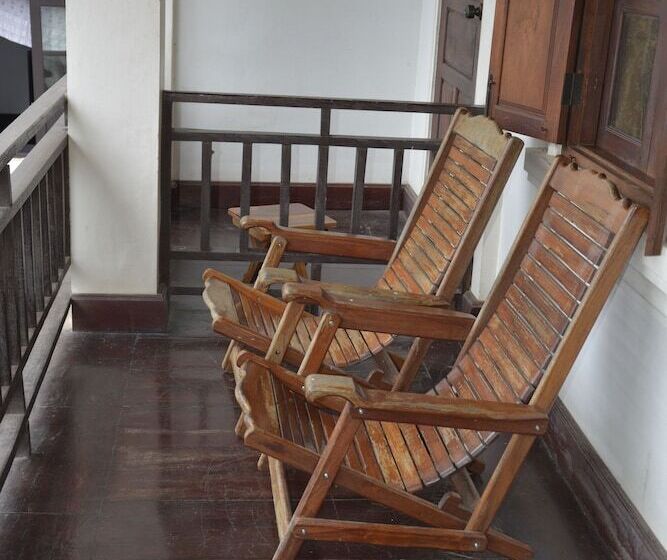 هتل Mao Phashok Guesthouse
