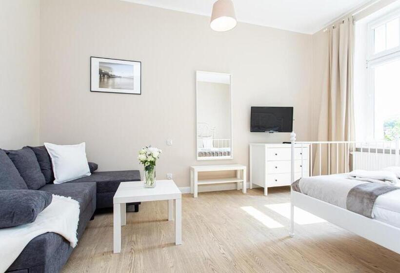 Отель Riviera Rooms